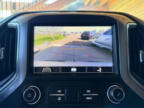 Used 2020 Chevrolet Silverado 1500 4x4 Crew Cab LT image 13