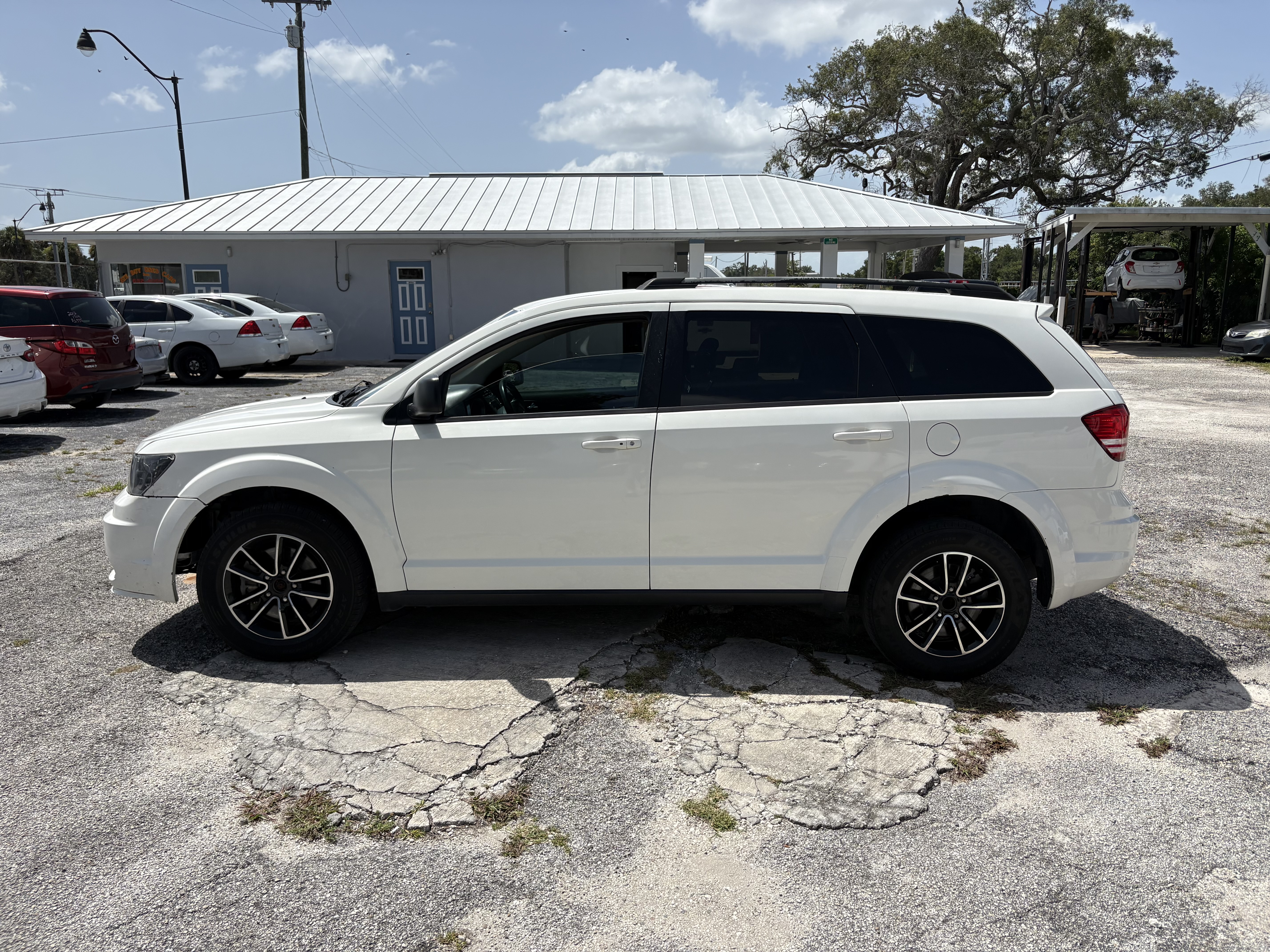 Used 2018 Dodge Journey FWD SE image 5