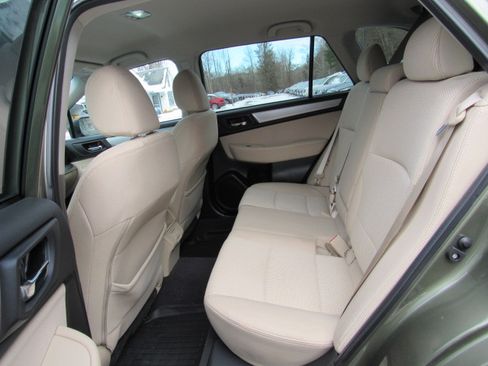 Used 2019 Subaru Outback 2.5i Premium image 14