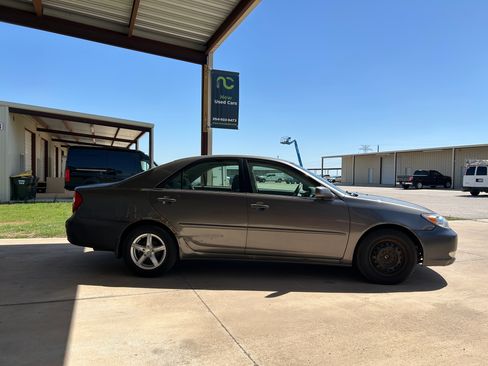 Used 2003 Toyota Camry SE image 6
