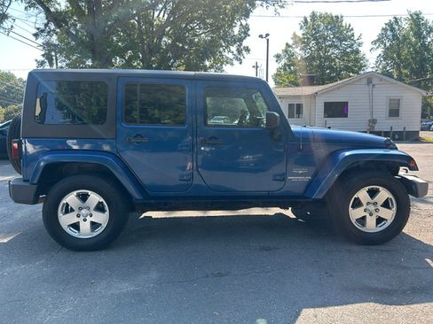 Used 2010 Jeep Wrangler 4WD Unlimited Sahara image 6