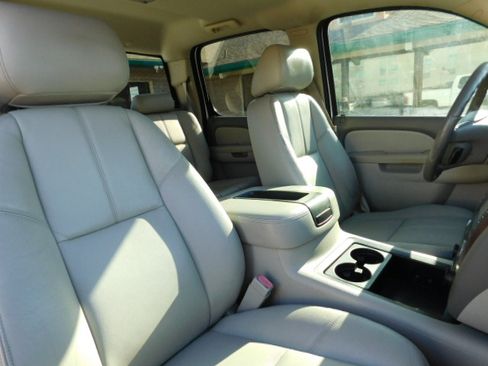 Used 2013 Chevrolet Silverado 1500 LTZ image 19