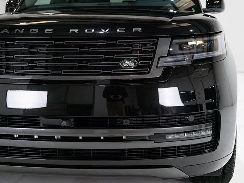 Used 2025 Land Rover Range Rover SE image 29
