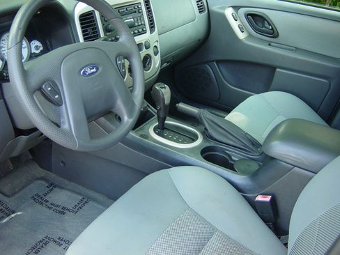 Used 2007 Ford Escape XLT image 7