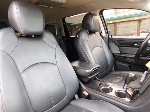 Used 2016 Chevrolet Traverse LT image 22