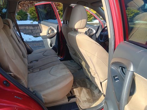 Used 2010 Toyota RAV4 LE image 6