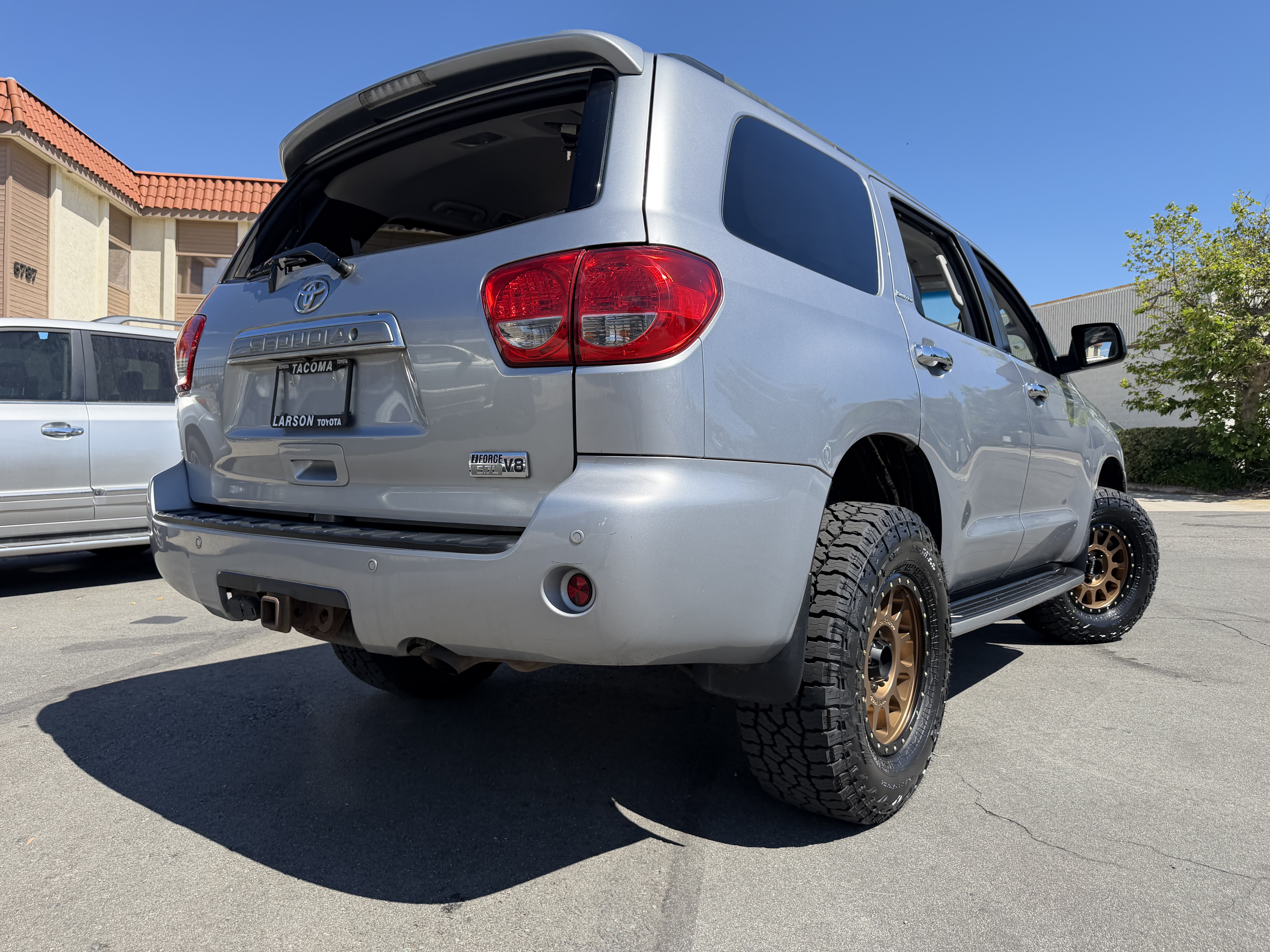 Used 2011 Toyota Sequoia Limited AWD/4WD image 8