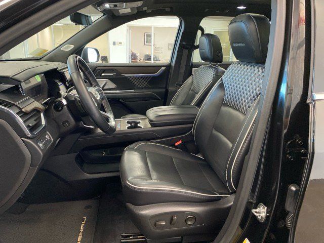 Used 2024 GMC Acadia Denali AWD/4WD image 16