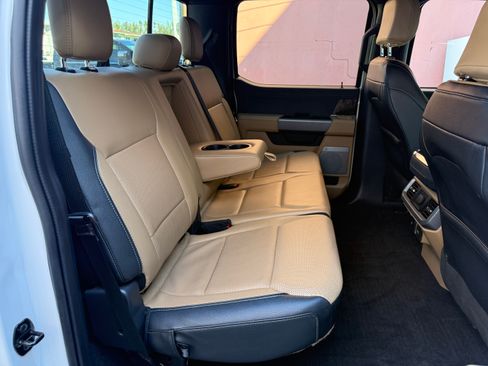 Used 2022 Ford F150 Lariat image 3