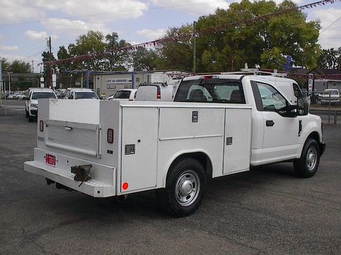 Used 2019 Ford F250 XL image 4