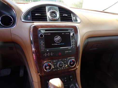 Used 2016 Buick Enclave Leather image 12