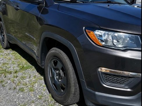Used 2018 Jeep Compass Sport image 7