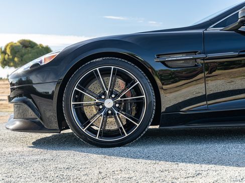 Used 2014 Aston Martin Vanquish Coupe RWD image 6