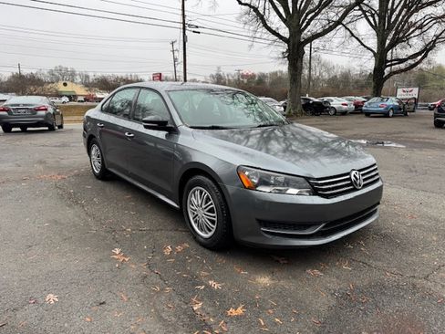 Used 2014 Volkswagen Passat 2.5 S image 4