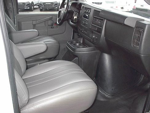 Used 2021 Chevrolet Express 2500 image 9