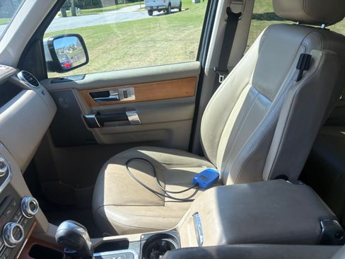 Used 2011 Land Rover LR4 HSE LUX image 10