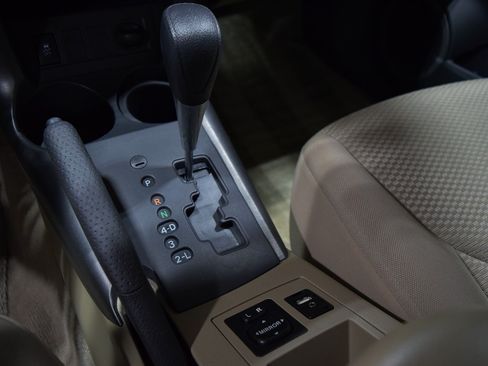 Used 2012 Toyota RAV4 LE Plus image 25