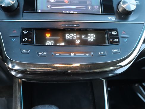 Used 2013 Toyota Avalon XLE Touring image 27