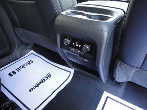 New 2026 Chevrolet Traverse Z71 image 24