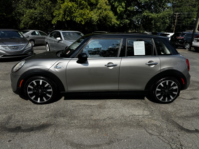 Used 2017 MINI Cooper S 4-Door Hardtop FWD image 2