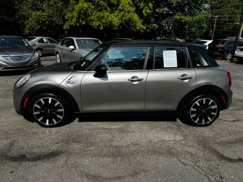 Used 2017 MINI Cooper S 4-Door Hardtop FWD image 2