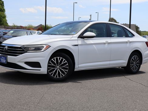 Used 2019 Volkswagen Jetta SEL FWD image 2