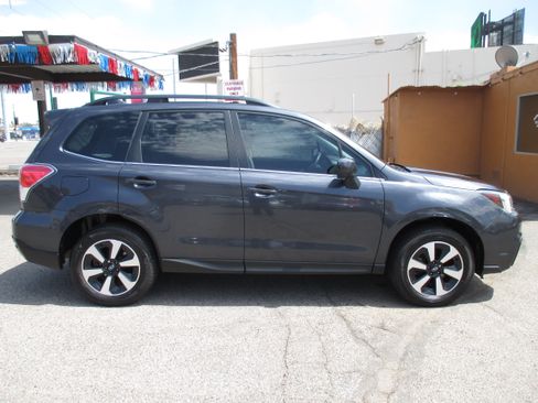 Used 2017 Subaru Forester 2.5i Limited AWD/4WD image 1