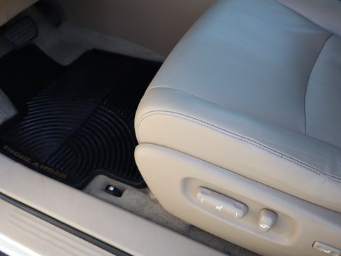 Used 2008 Toyota Highlander Sport image 19