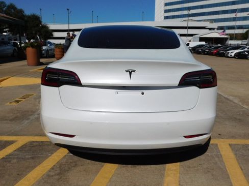 Used 2020 Tesla Model 3 Performance image 7
