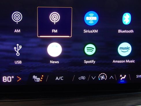 Used 2025 Chevrolet Suburban Z71 image 7