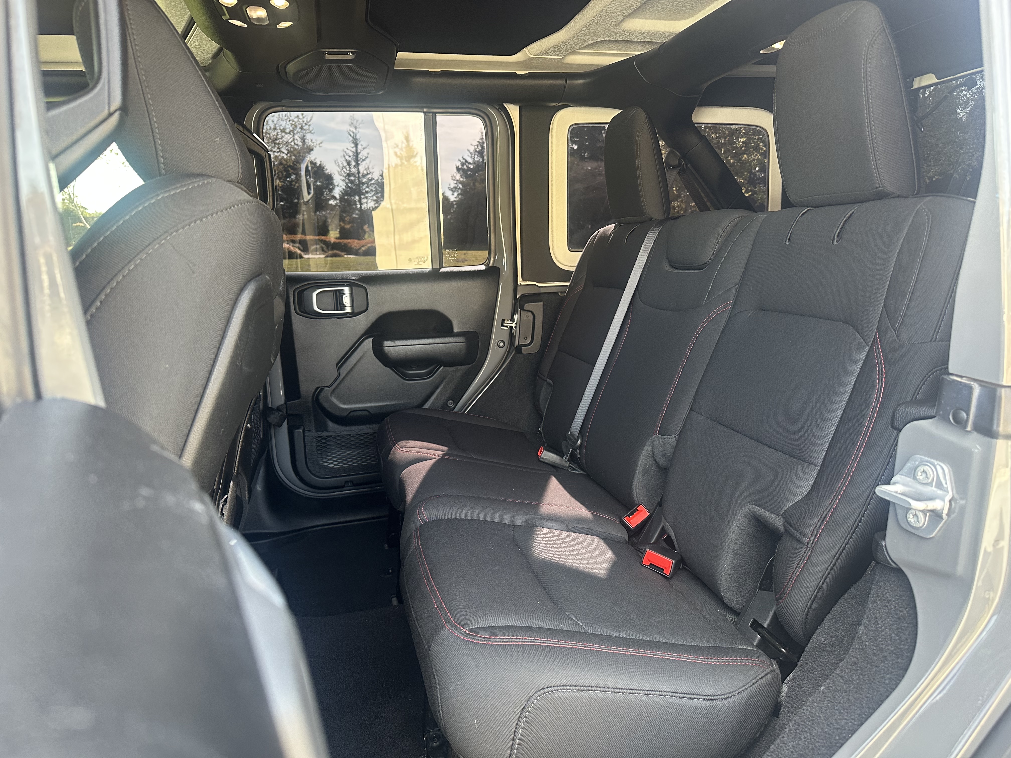 Used 2022 Jeep Wrangler Unlimited Rubicon AWD/4WD image 20