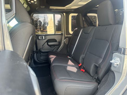 Used 2022 Jeep Wrangler Unlimited Rubicon image 20