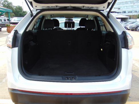 Used 2015 Ford Edge SE image 8