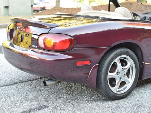 Used 2000 MAZDA MX-5 Miata Special Edition image 22