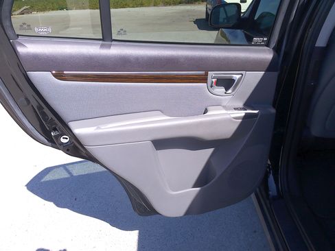 Used 2012 Hyundai Santa Fe GLS image 10