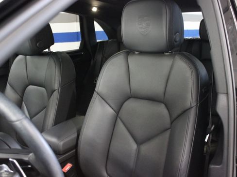 Used 2023 Porsche Macan UNAVAIL AWD/4WD image 37