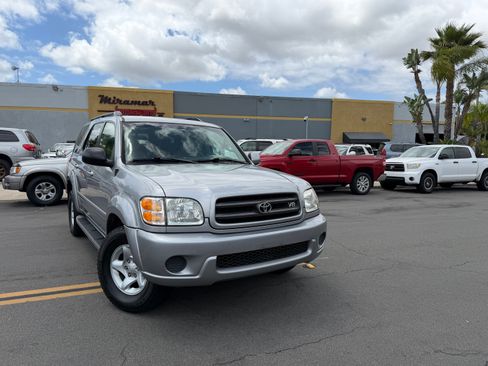 Used 2002 Toyota Sequoia 2WD SR5 image 1