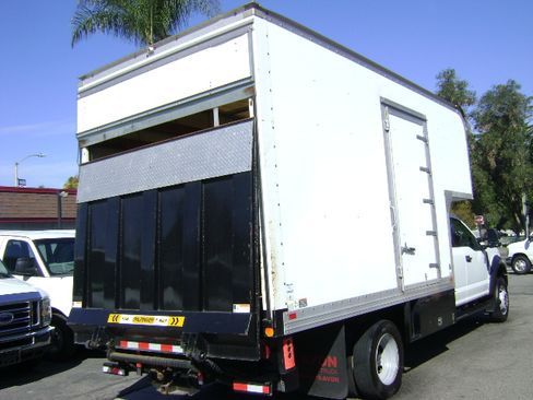 Used 2017 Ford F550 image 7