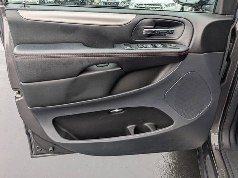 Used 2019 Dodge Grand Caravan GT image 14