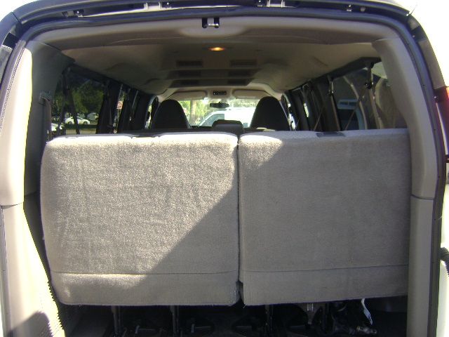 Used 2015 Chevrolet Express 3500 LT Extended Passenger RWD image 9