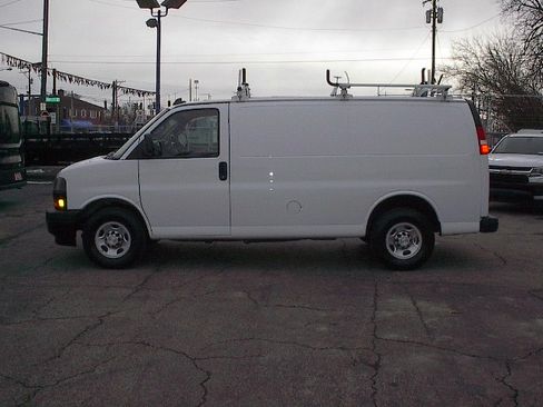 Used 2021 Chevrolet Express 2500 image 7