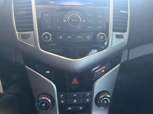 Used 2015 Chevrolet Cruze LT image 15