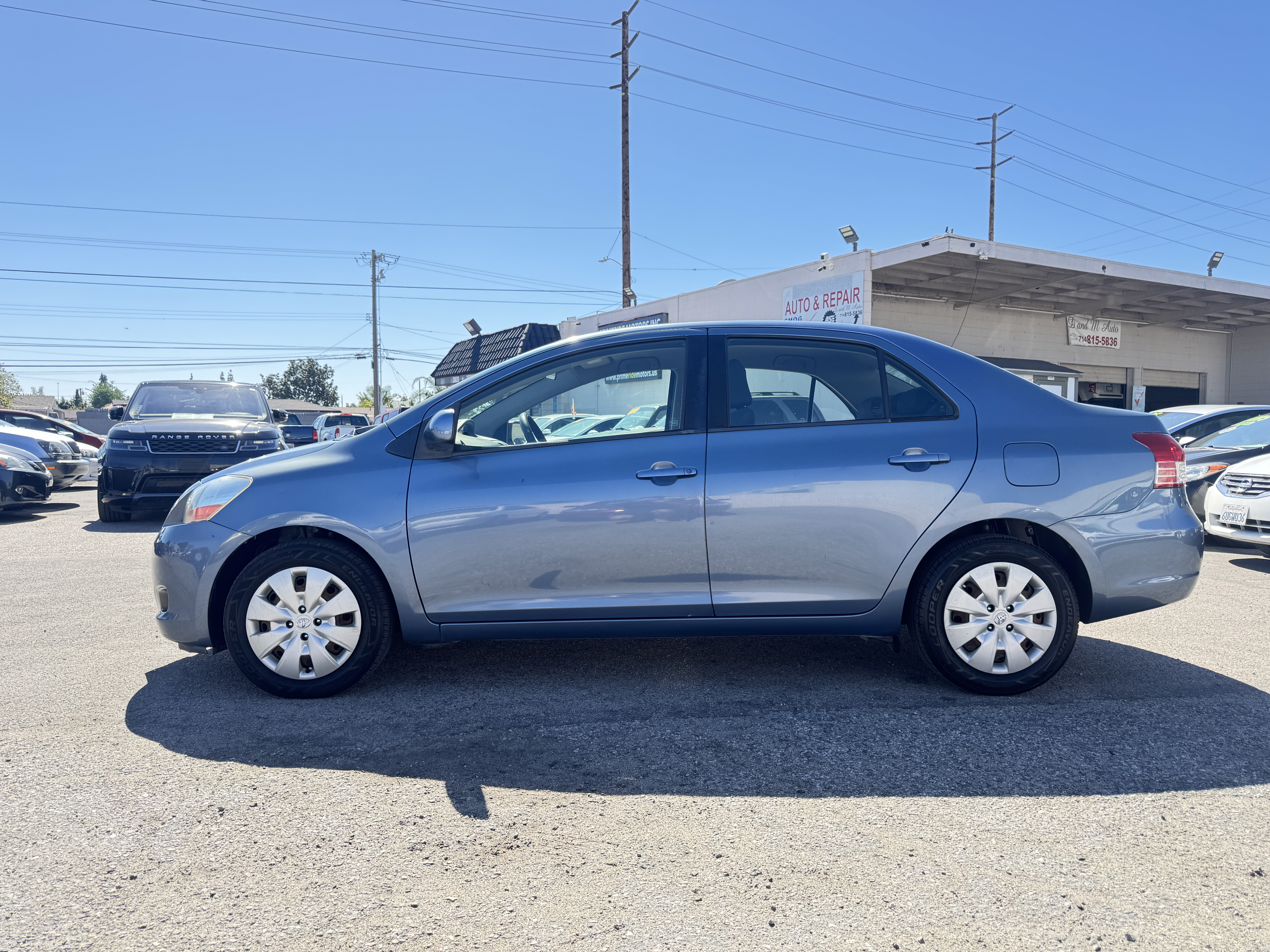 Used 2009 Toyota Yaris Sedan FWD image 4