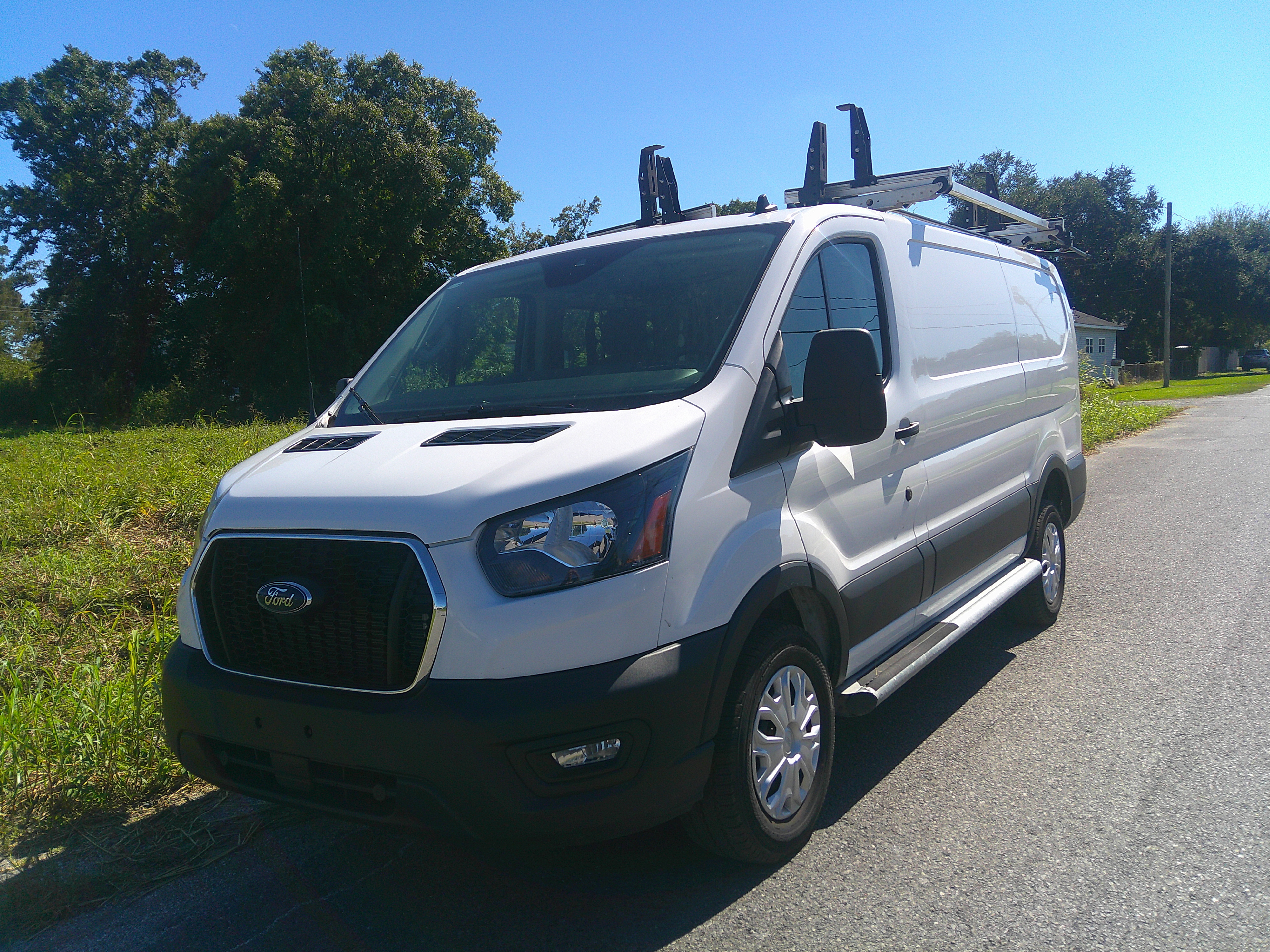 Used 2025 Ford Transit 250 Low Roof RWD image 10