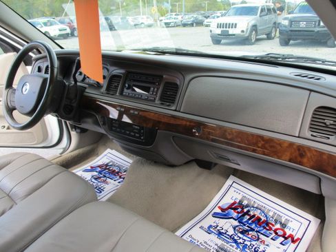 Used 2008 Mercury Grand Marquis LS image 24