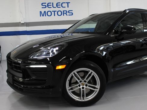 Used 2023 Porsche Macan UNAVAIL AWD/4WD image 6