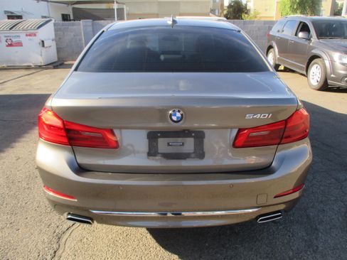 Used 2018 BMW 540i w/ Sport Package RWD image 10