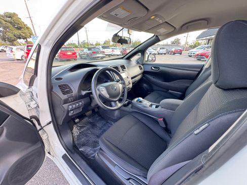 Used 2013 Nissan Leaf S image 16