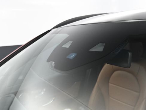 Used 2020 Mercedes-Benz GLC 300 image 12