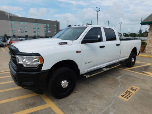 Used 2020 RAM 2500 4x4 Crew Cab Tradesman image 3